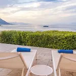 Palms And Spas Retreat