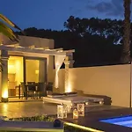 Palms And Spas Retreat فندق