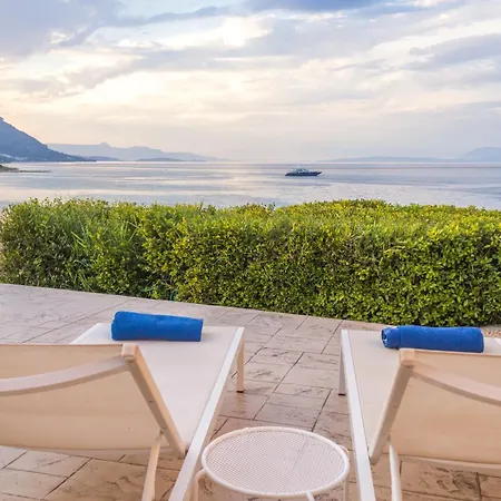 Palms And Spas Retreat