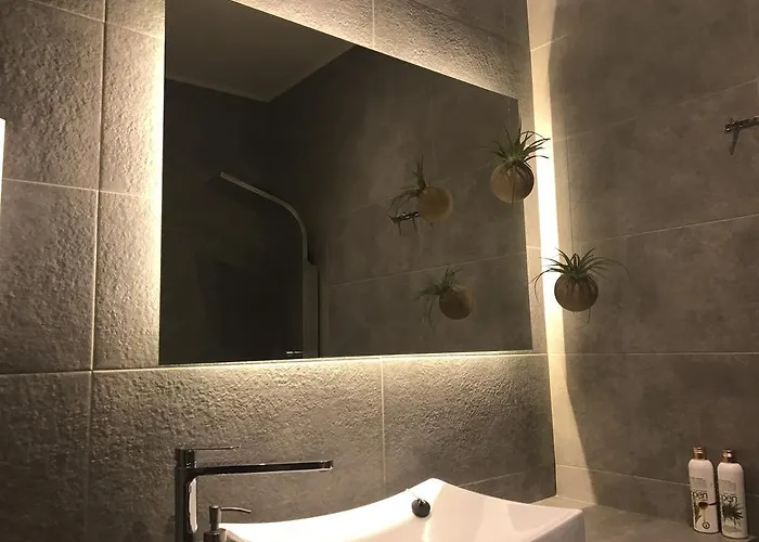 Palms And Spas Retreat