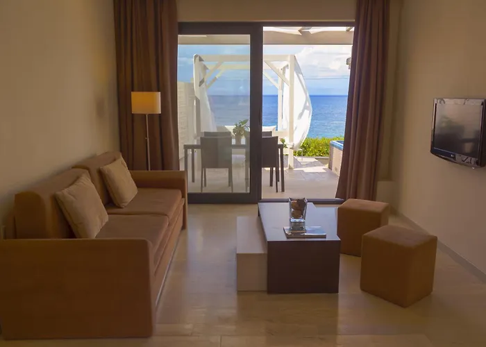 Palms And Spas Retreat Hotel Mesongí