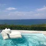 Palms And Spas Retreat