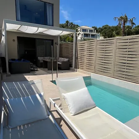 Palms And Spas Retreat *