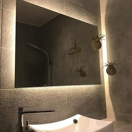 Palms And Spas Retreat