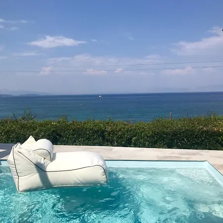 Palms And Spas Retreat