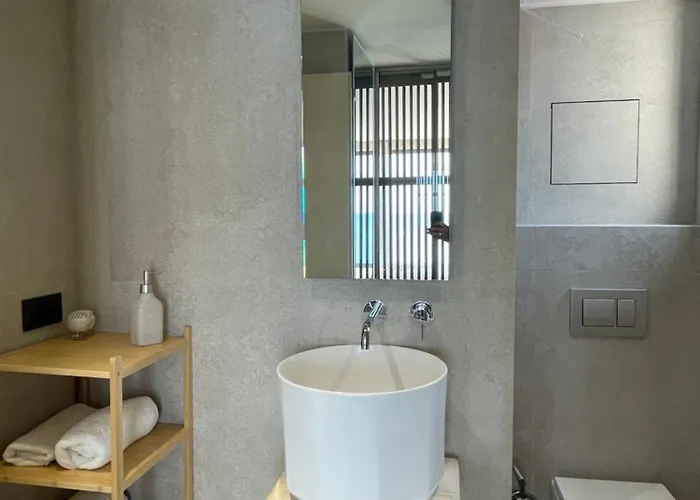 Palms And Spas Retreat